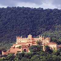 The Oberoi Rajgarh Palace successfully combines history with luxury